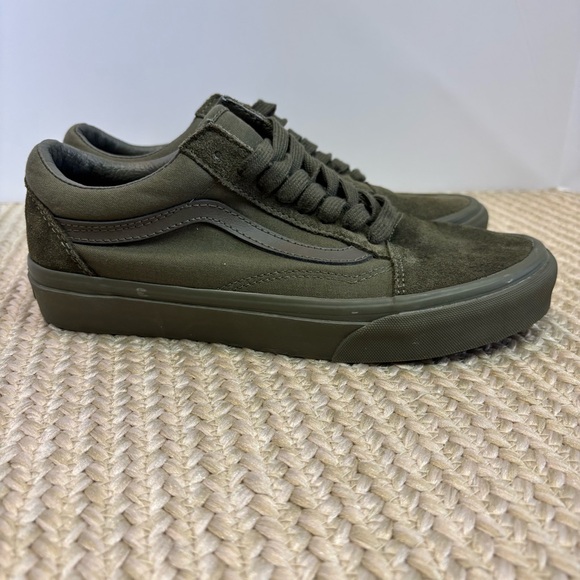 Vans Old Skool Suede Mono Olive Men’s 6.5 / Women’s 8 – New Without Box - Picture 1 of 8